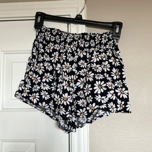 Hollister XS floral shorts